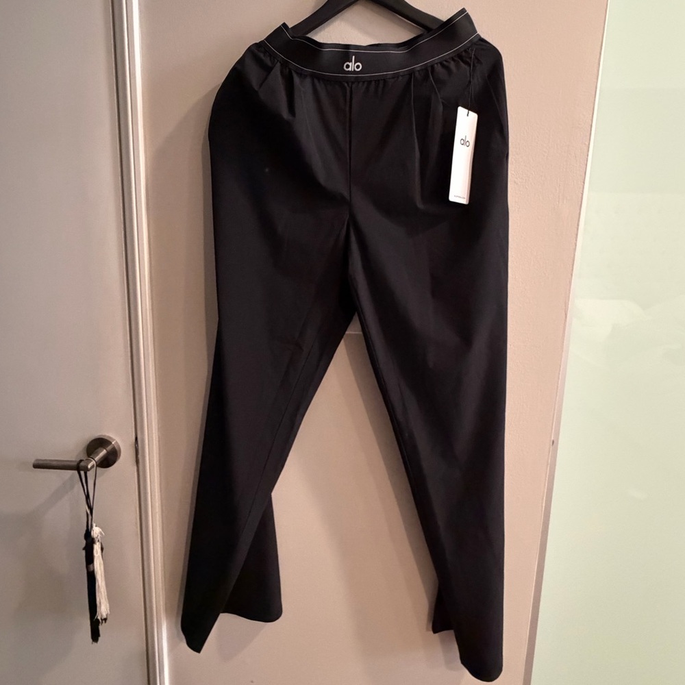 ALO Yoga Suit Up Trousers (Long) - Picture 8 of 8